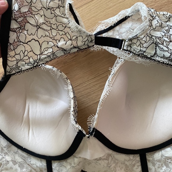 Victoria Secret Dream Angels Padded Bra - Picture 5 of 5